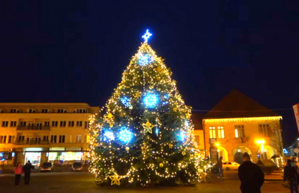 Město Nymburk vánoční strom a svíci rozsvítí online