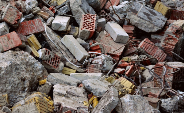 Bývalý vojenský prostor v Milovicích je kontaminován azbestem